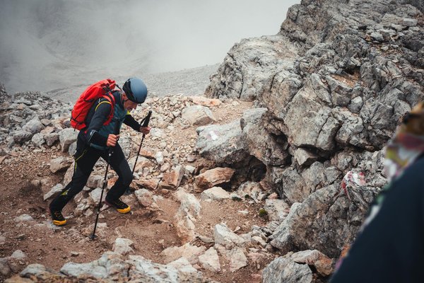 Comment choisir une maison de vacances en Espagne avec des cours de cuisine méditerranéenne et des excursions en bateau?